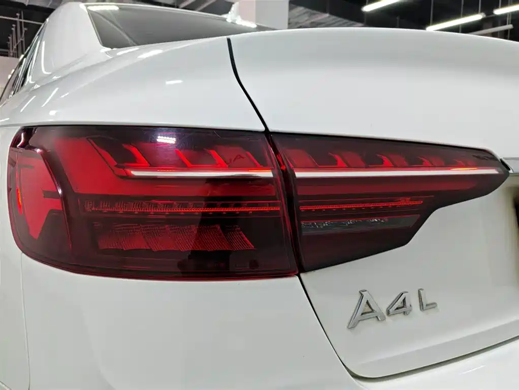 Audi A4L 2022 40 TFSI Fashion Dynamic фото 14