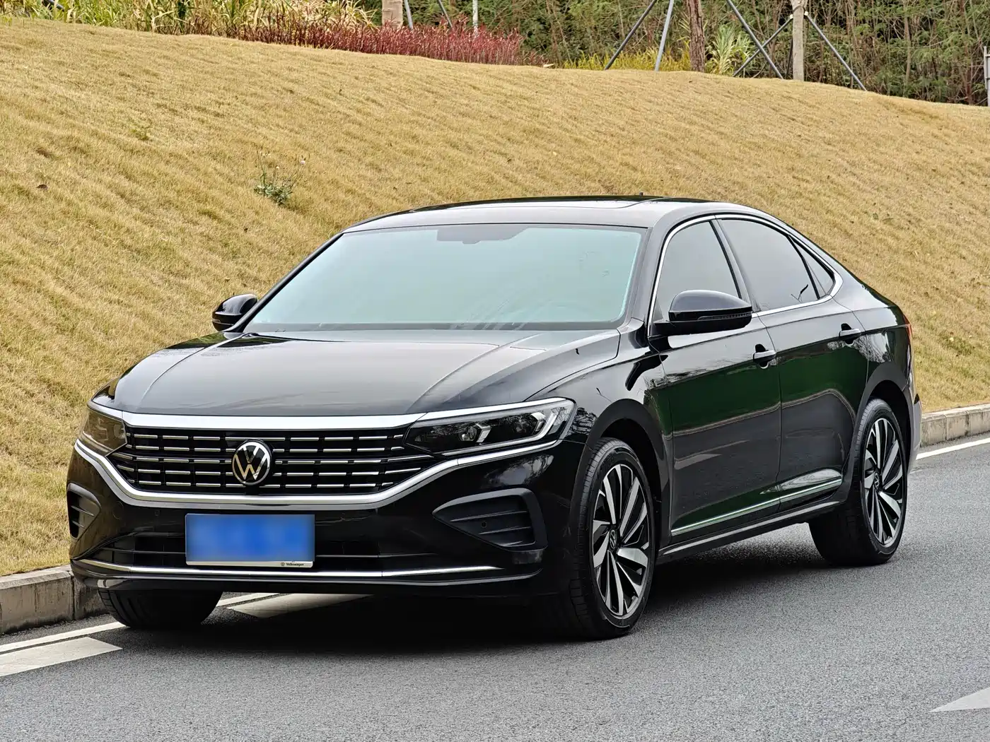 Volkswagen Passat 2025 Outstanding 330TSI Elite Edition