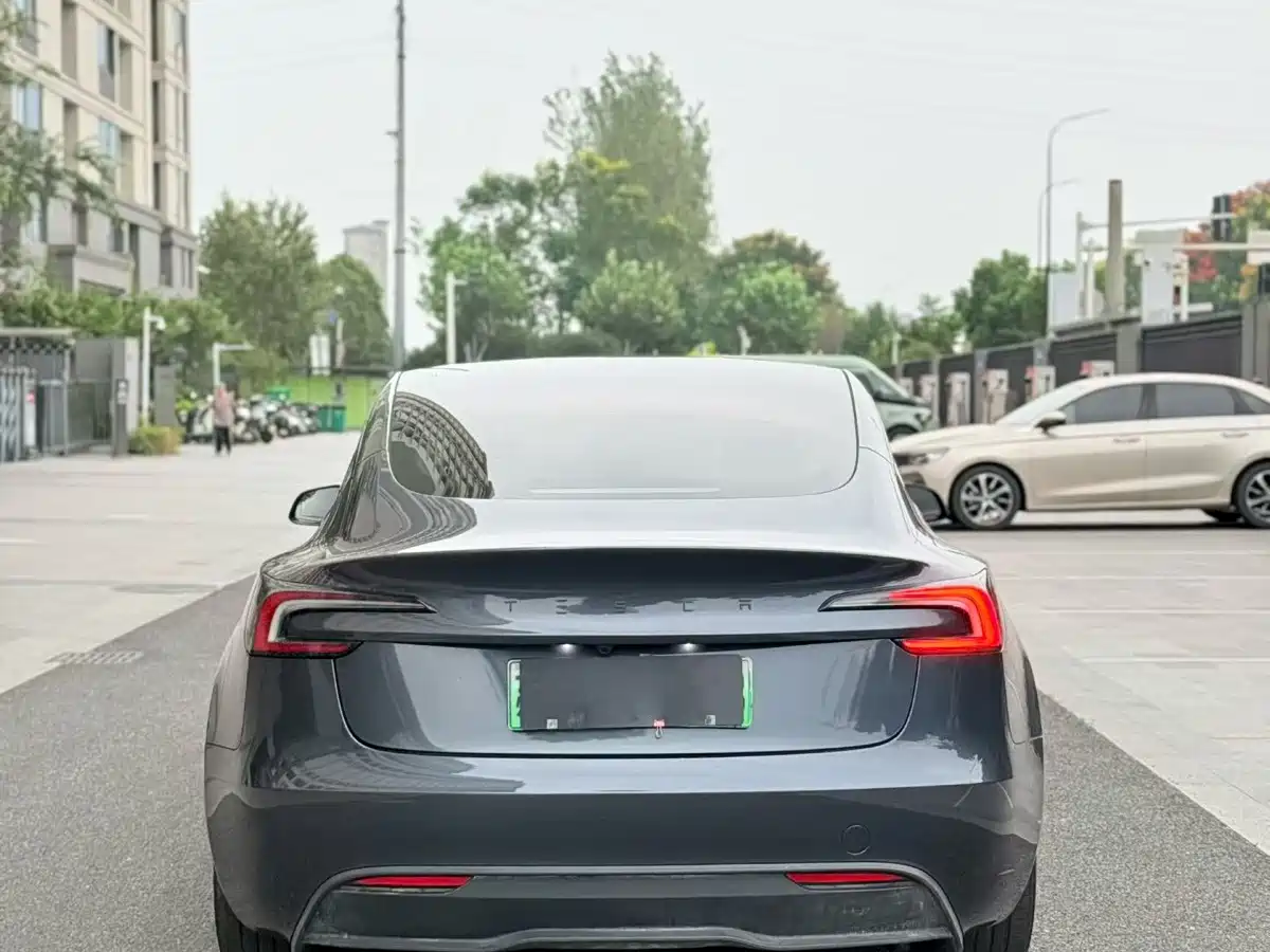 Фото 5 - Tesla Model 3