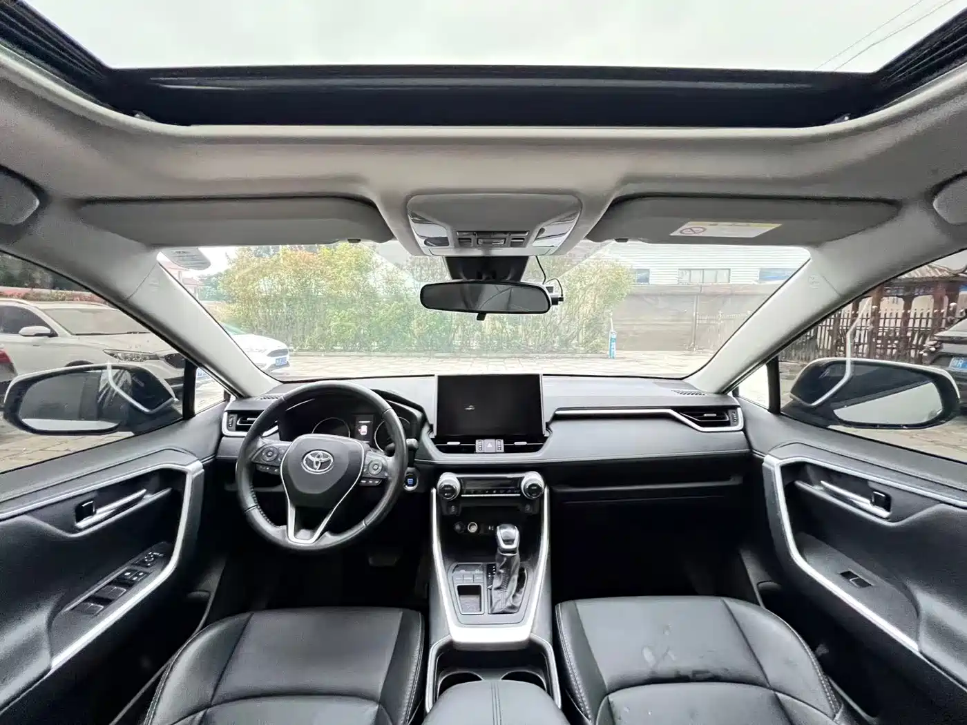 Toyota Wildlander 2022 2.0L CVT FWD Luxury Edition фото 6