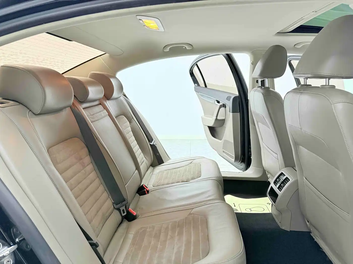 Volkswagen Magotan 2015 Facelift 1.8TSI Luxury фото 9