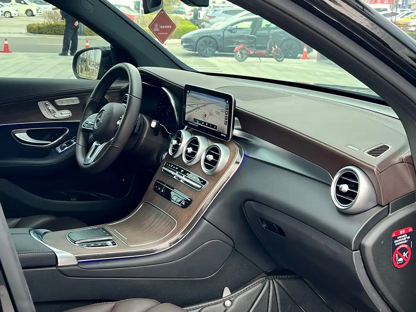 Mercedes-Benz GLC 2022 Facelift GLC 260 L 4MATIC Luxury Model фото 9