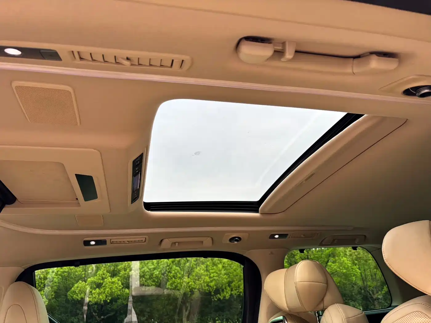 Toyota Vellfire 2023 Crown Hybrid 2.5L HV Premium фото 21