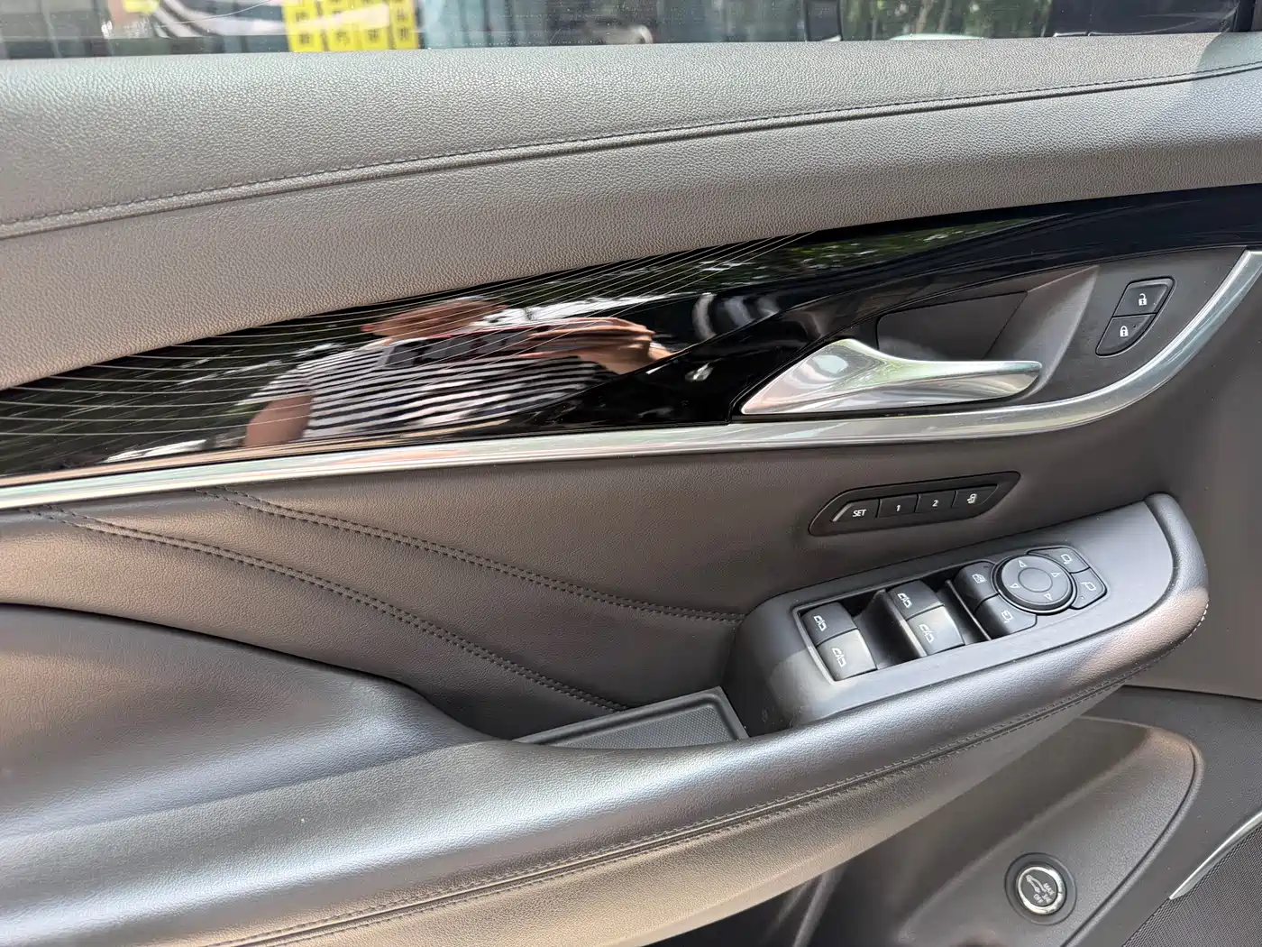 Buick Enclave 2022 652T 4WD Exclusive Flagship 7-Seater фото 12