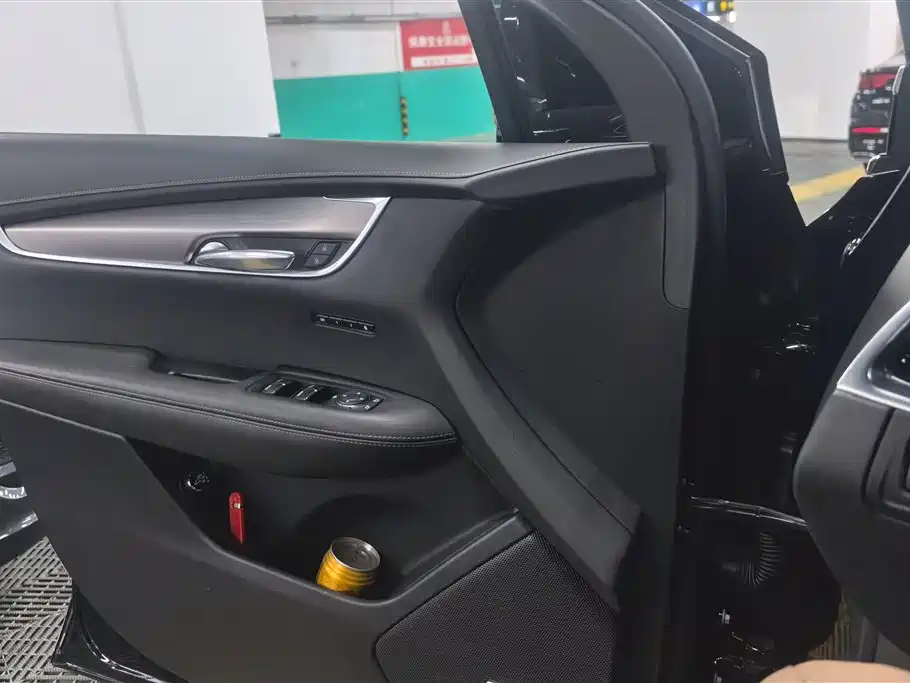 Cadillac XT6 2022 2.0T 7-Seater 4WD Trend Edition фото 7
