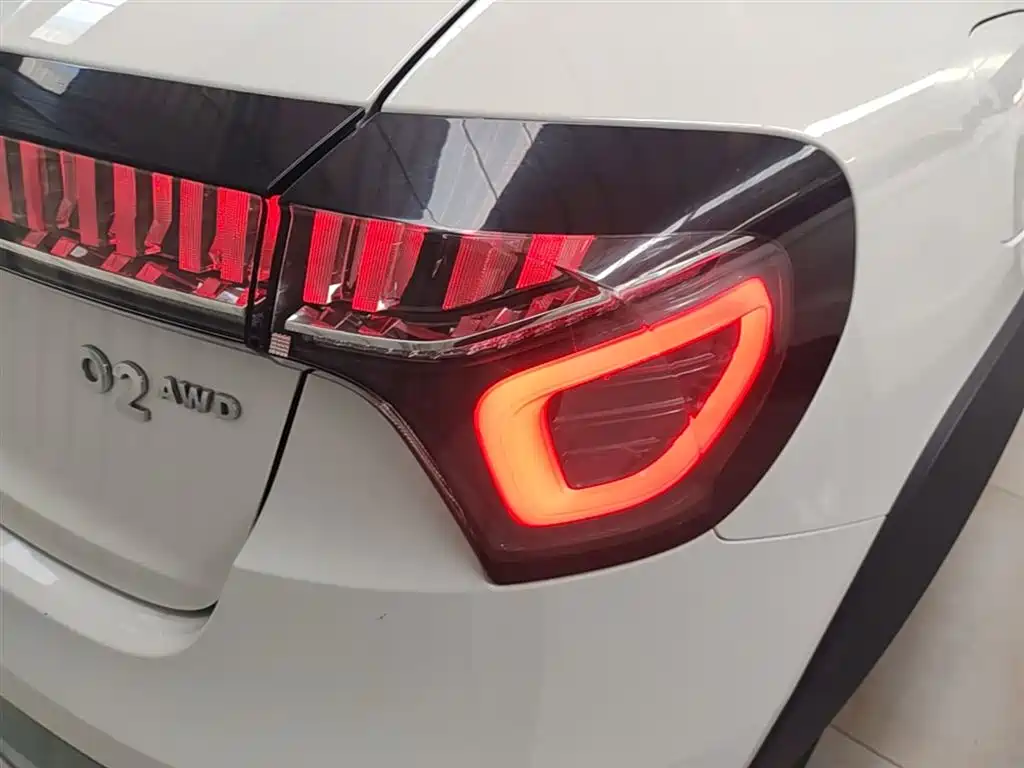 Lynk & Co 02 2018 2.0T DCT AWD Pro Edition China V фото 8