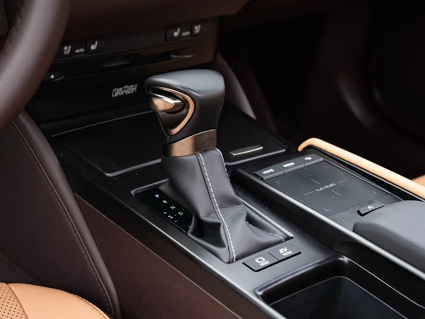 Photo 15 - Lexus ES