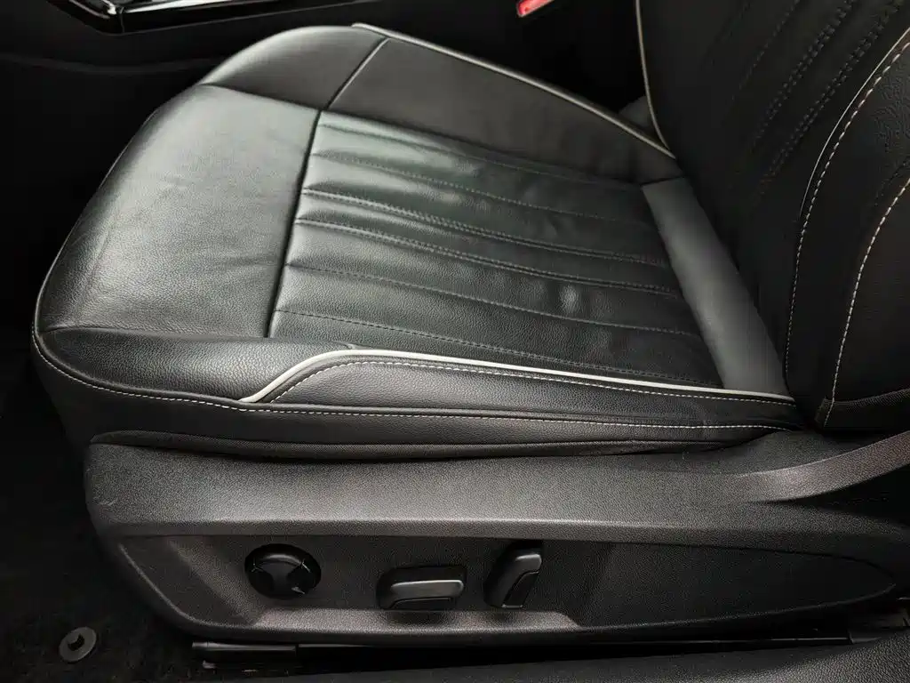 Volkswagen Passat 2023 330TSI Elite Edition фото 20