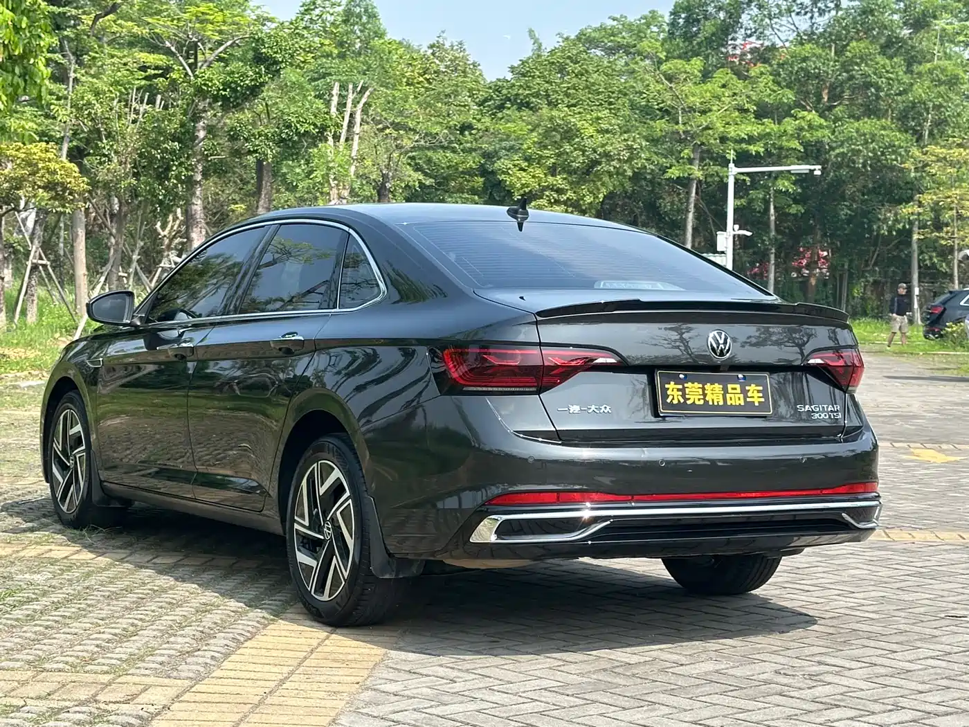 Volkswagen Sagitar 2023 300TSI DSG Surpassing Edition фото 17