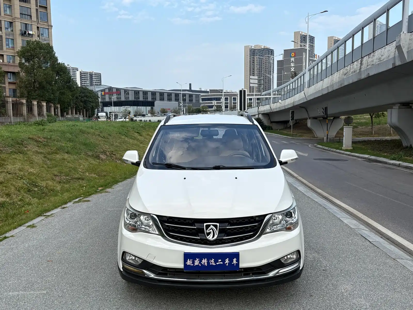 Фото 2 - Baojun 730