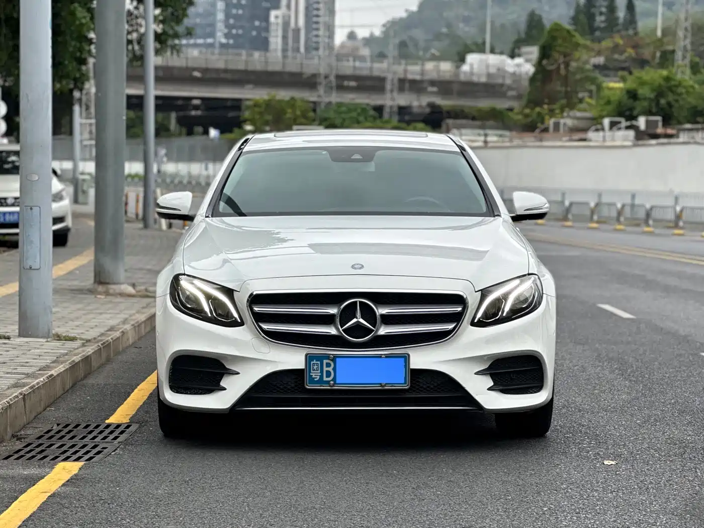 Mercedes-Benz E-Class 2016 E 200 L Sport Type фото 2
