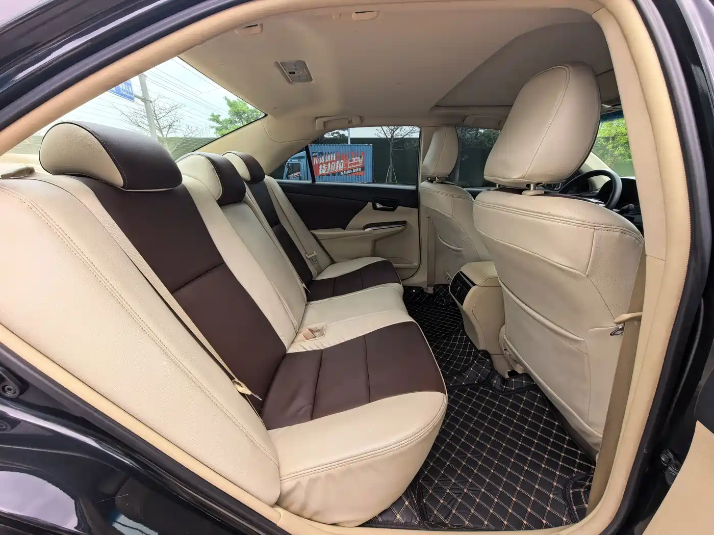 Toyota Camry 2016 2.0E 10th Anniversary Elite Edition фото 8