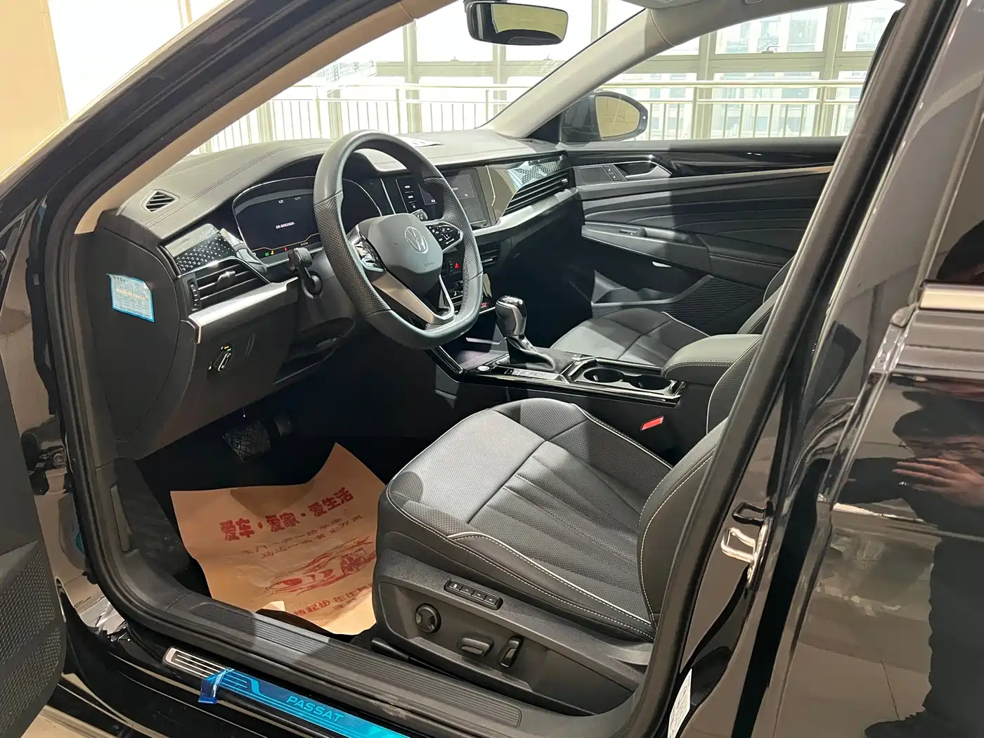 Volkswagen Passat 2024 380TSI Starlight Dragon Soaring Edition фото 9