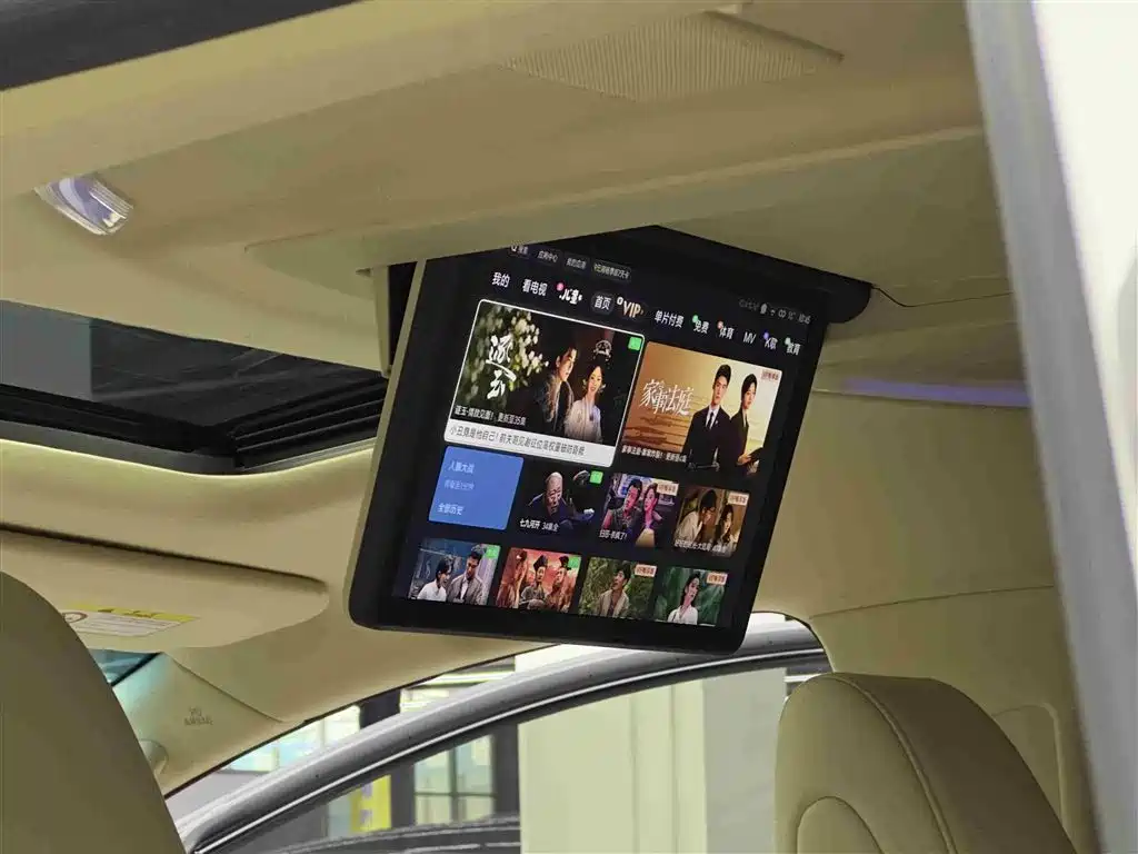 Toyota Vellfire 2021 Crown Hybrid 2.5L HV Premium Edition фото 18