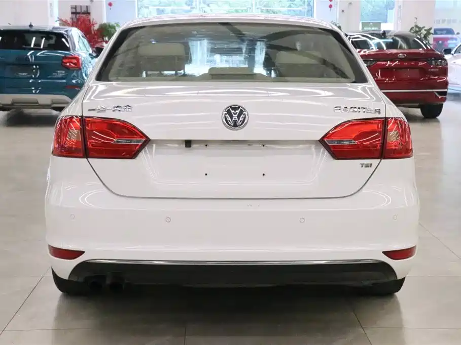 Volkswagen Sagitar 2012 1.4TSI Automatic Luxury фото 4