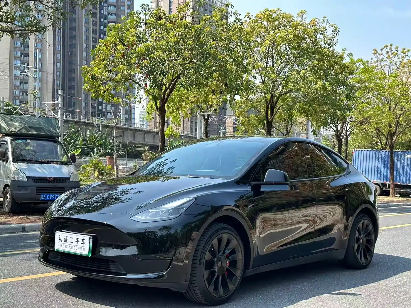 TESLA MODEL Y