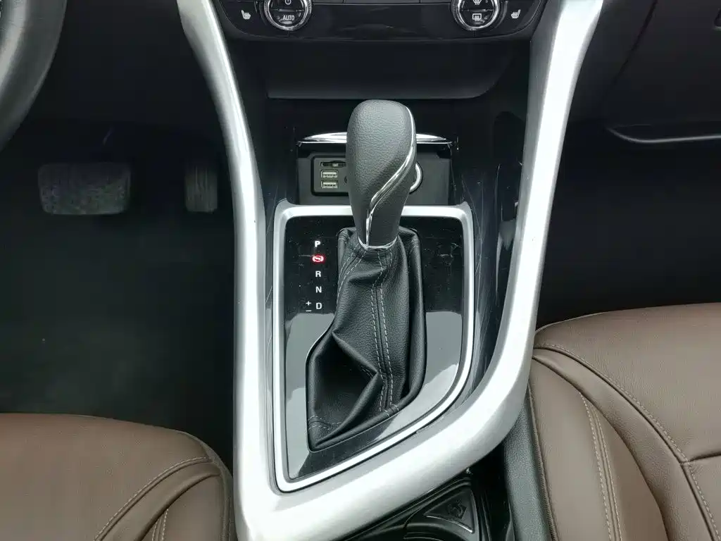 Buick GL6 2018 2018 18T 6-Seater Premium