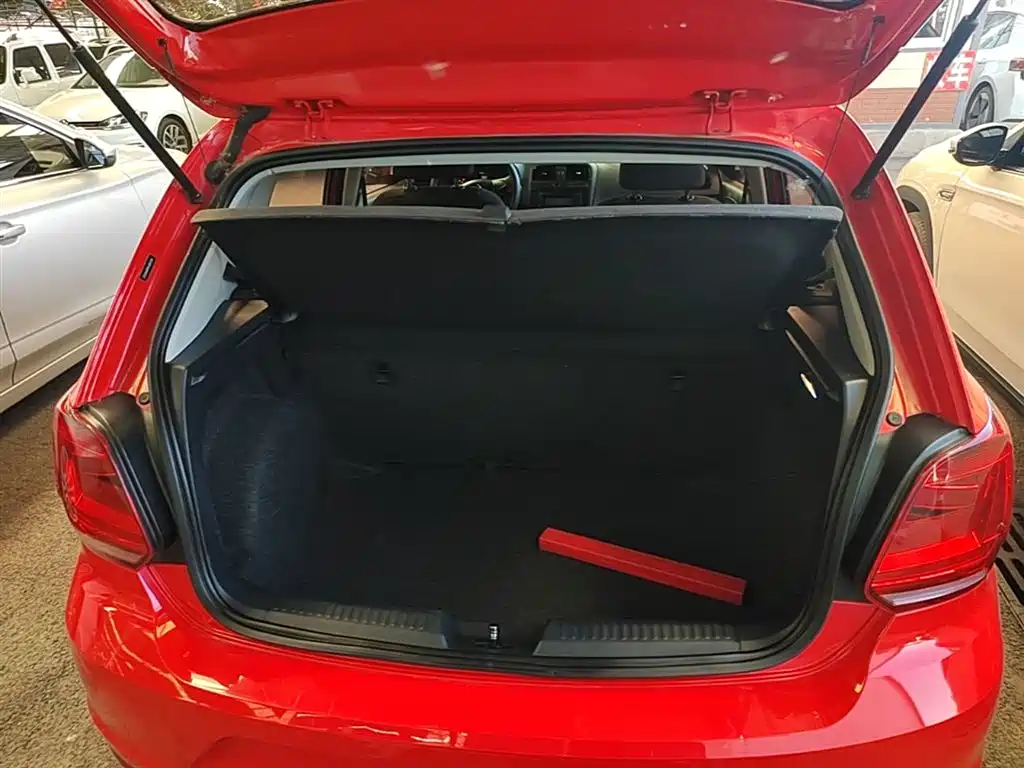 Volkswagen Polo 2016 1.4L Manual Trend фото 19