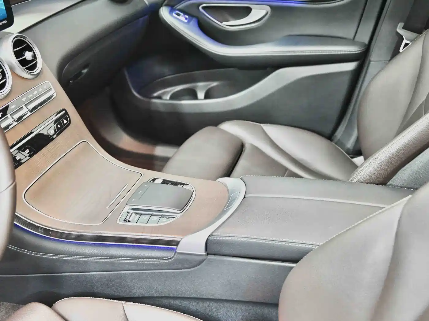 Mercedes-Benz GLC 2020 GLC 260 L 4MATIC Luxury фото 25