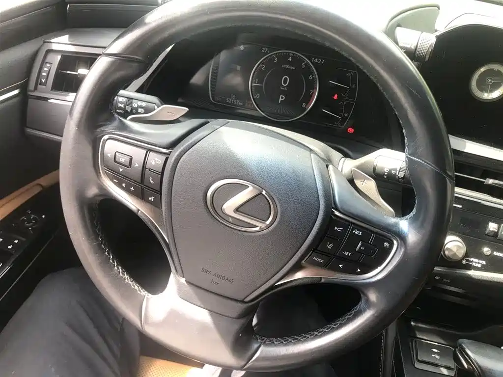 Lexus ES 2021 200 Excellence Edition фото 8
