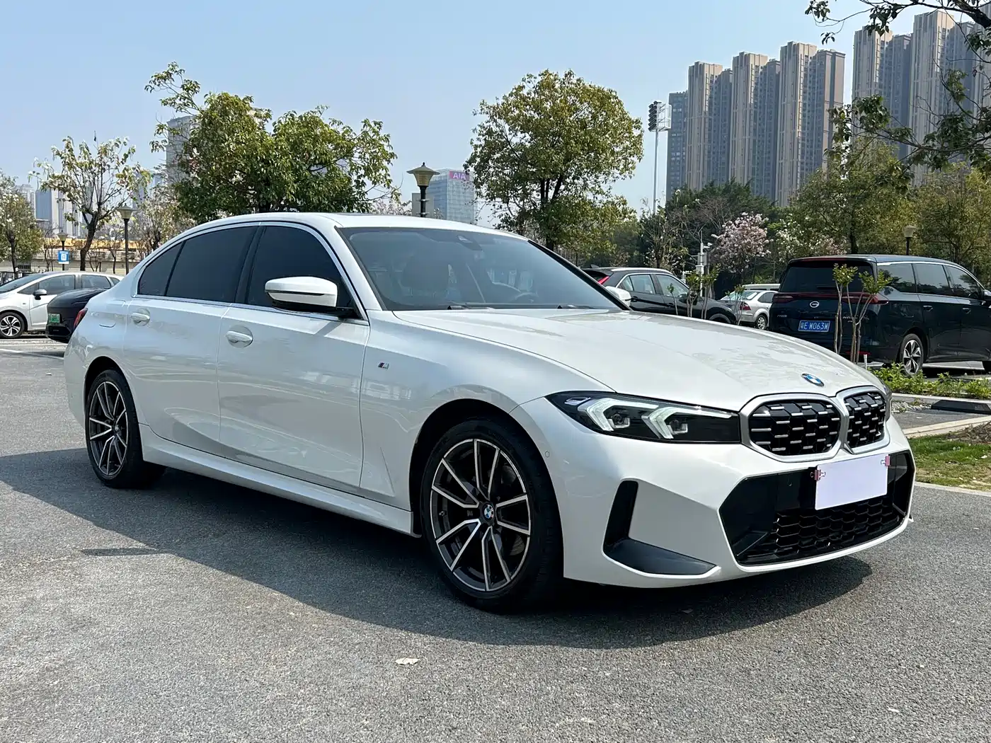 BMW 3 Series 2024 325Li M Sport Package фото 3