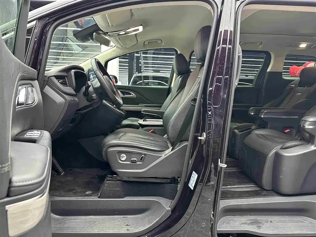 Hongqi HQ9 PHEV 2024 2024 Model 2.0T AWD Business Edition