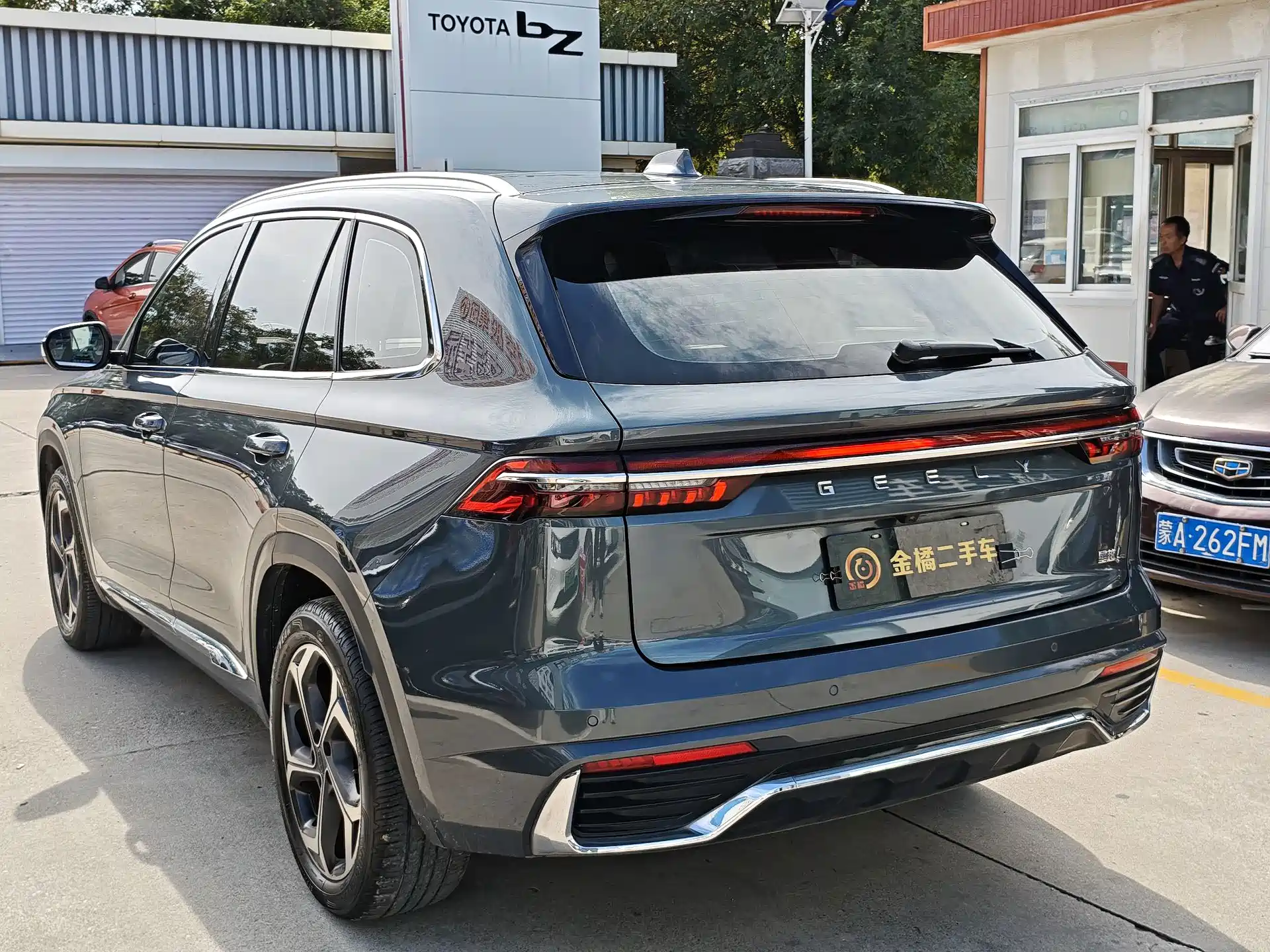 Фото 2 - Geely Monjaro