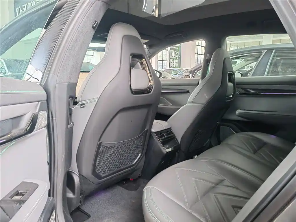 ZEEKR EXTREME KRYPTON 001