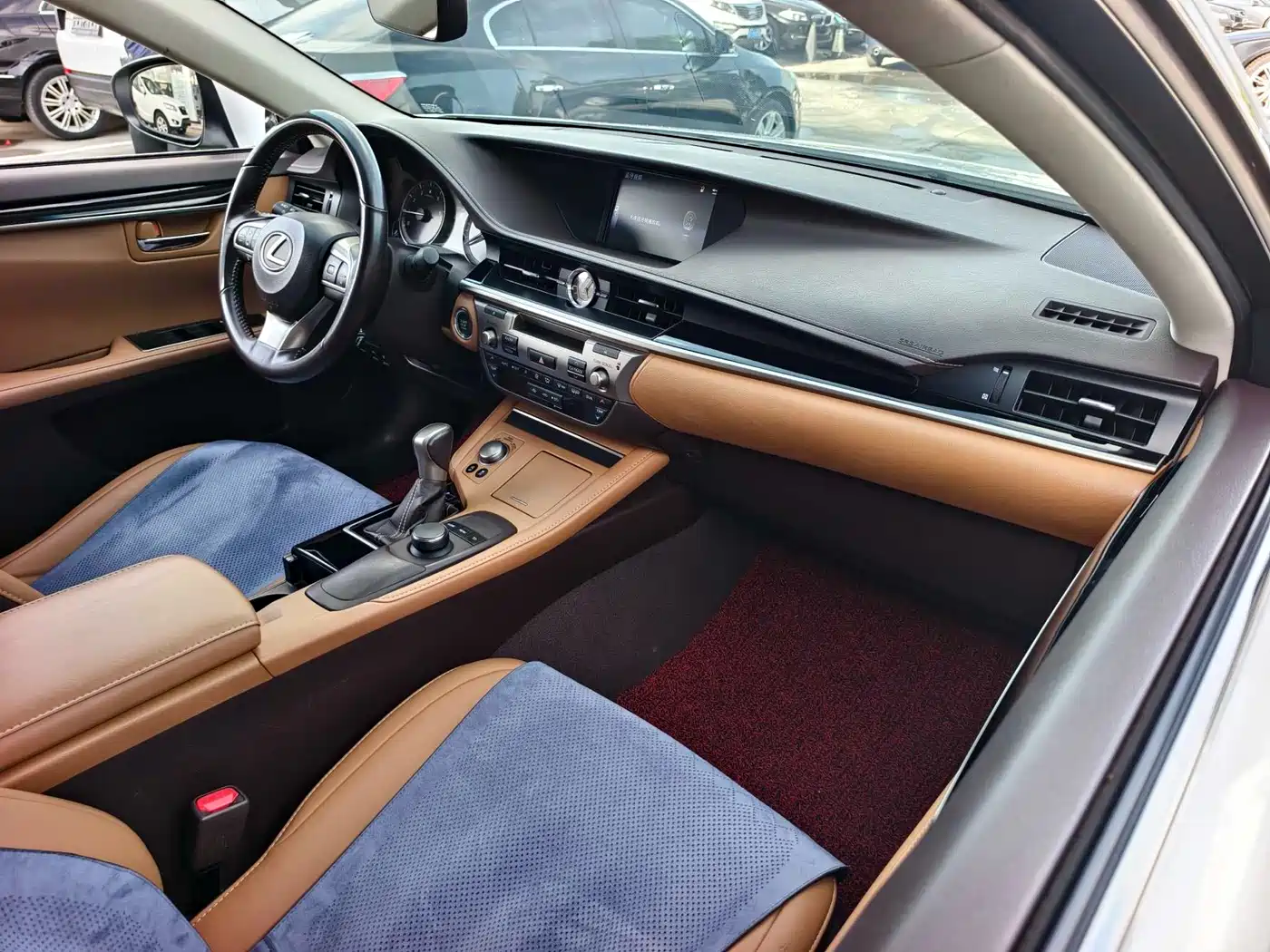 Lexus ES 2015 200 Elite Edition фото 17