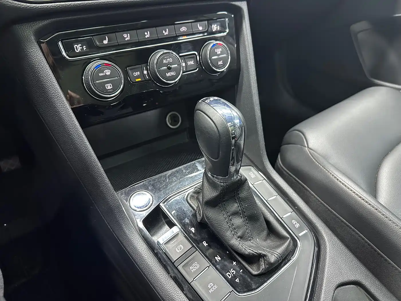 Volkswagen Tharu 2019 330TSI AWD Luxury Edition China VI фото 18