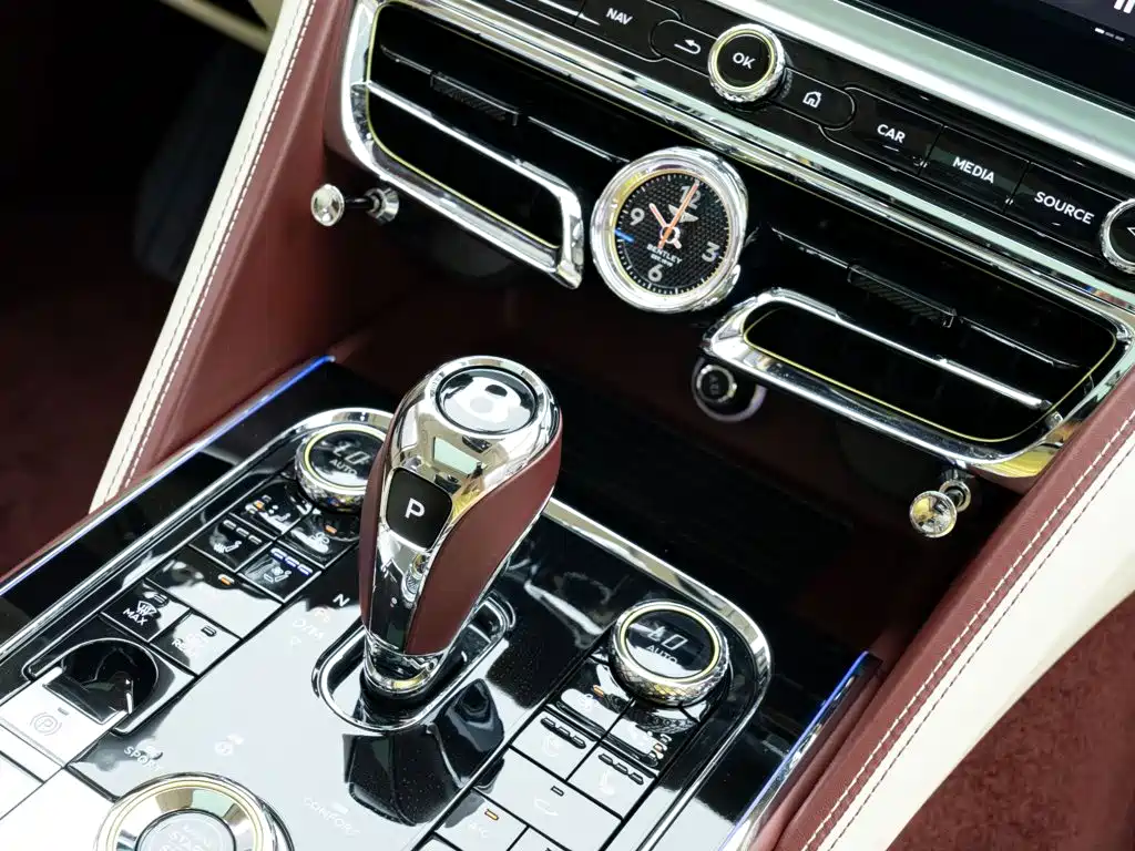 Bentley Flying Spur 2024 2024 V8 Edition 8