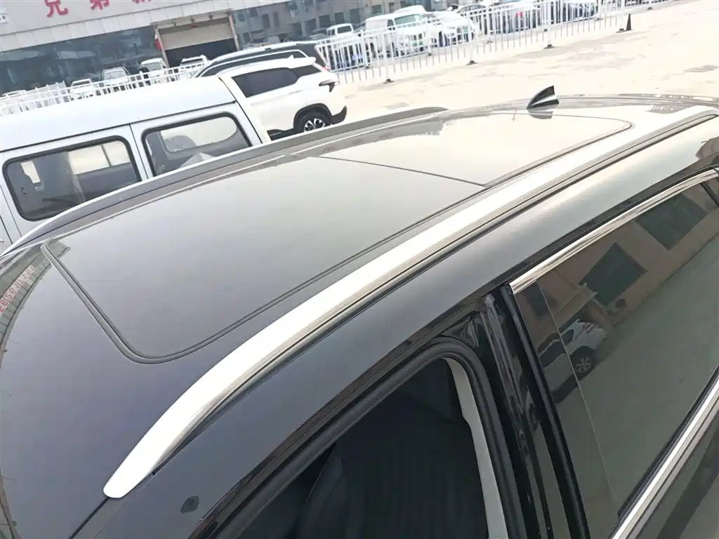 Hongqi HS5 2022 Facelift 2.0T Smart Flag Enjoyment Edition фото 25