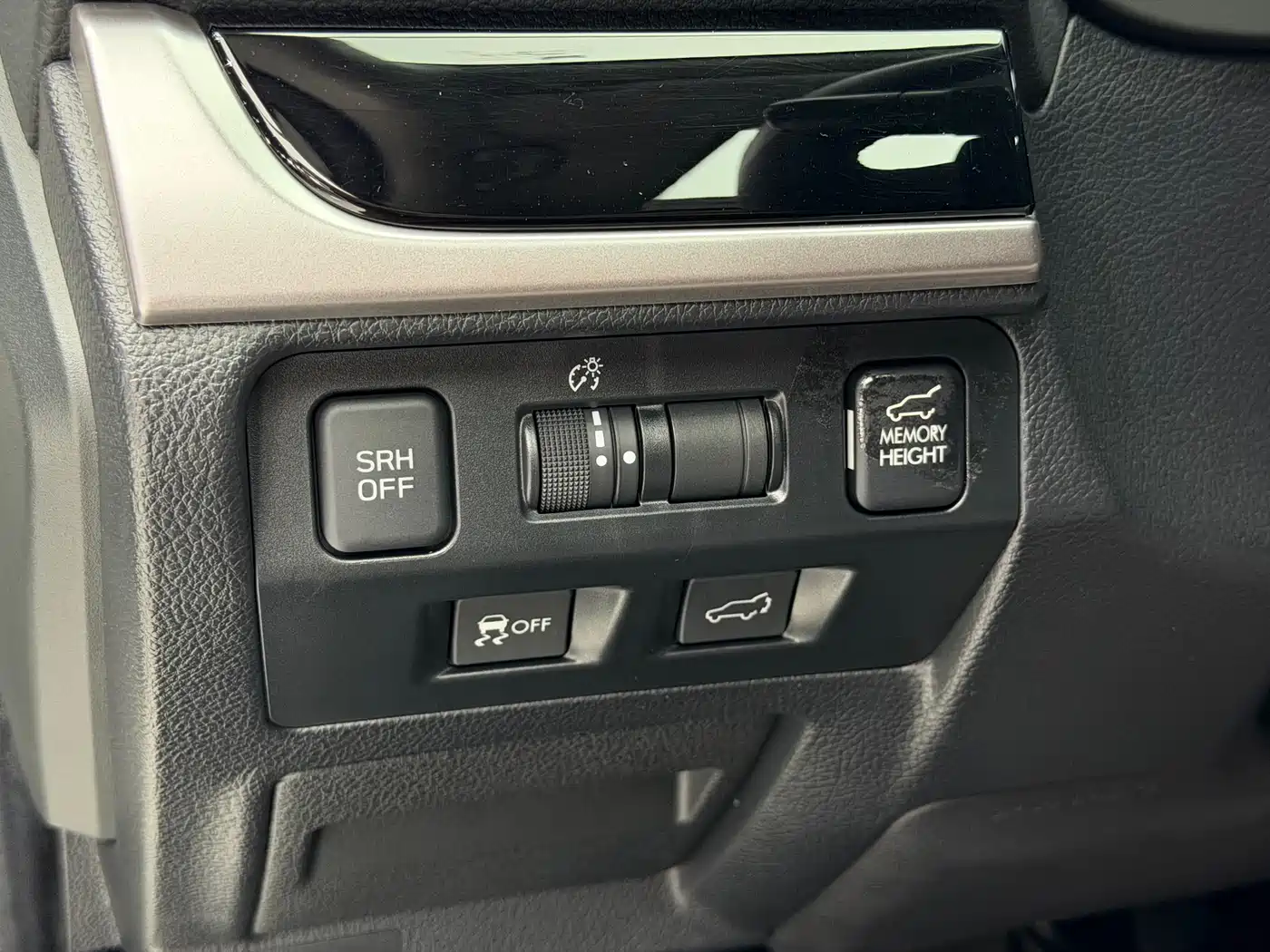 Subaru Forester 2017 2.5i Luxury Special Edition фото 15