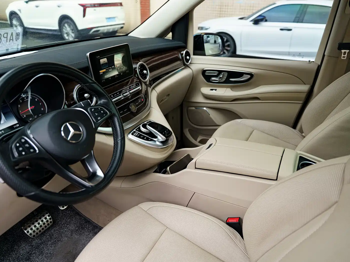 Mercedes-Benz V-Class 2018 V 260 Premium Edition China V фото 7