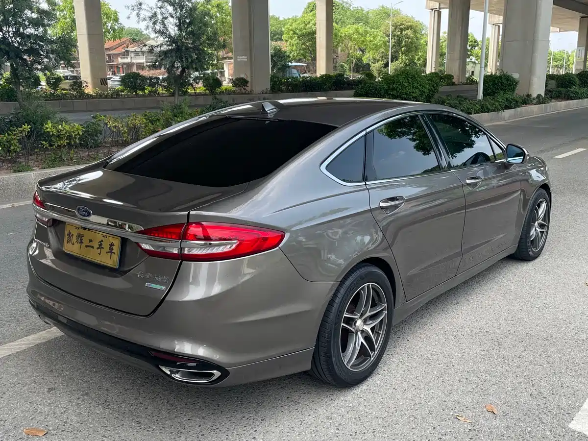Фото 9 - Ford Mondeo
