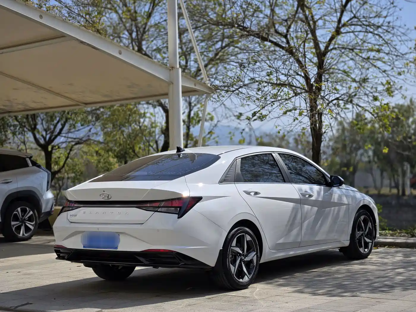 Hyundai Elantra 2021 1.5L CVT GLX Elite Edition фото 4