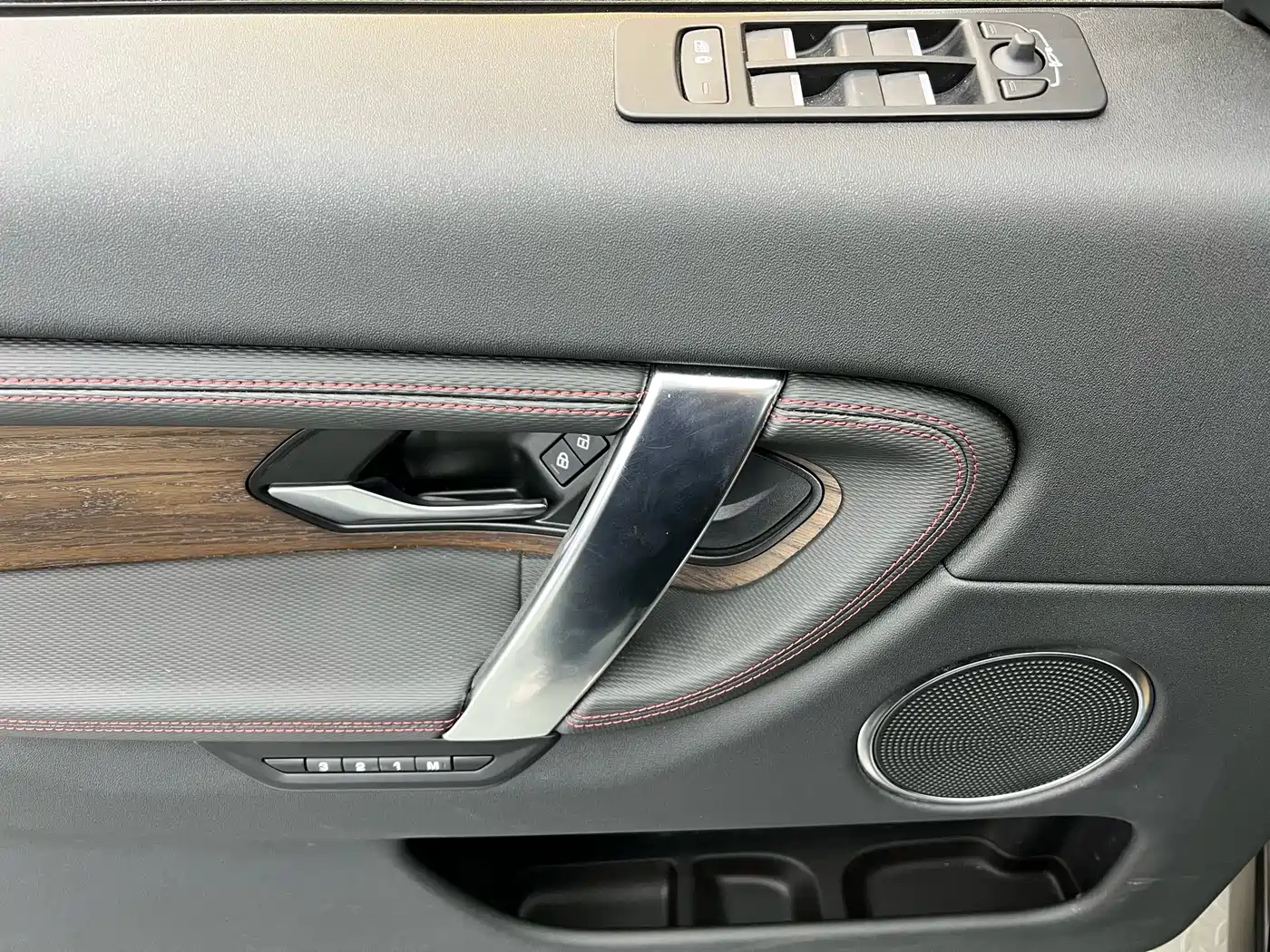 LAND ROVER DISCOVER SPORTS