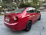 Фото 6 - Hyundai Elantra