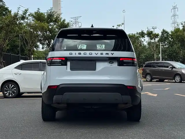 Land Rover Discovery 2018 3.0 SC V6 SE — фото 3