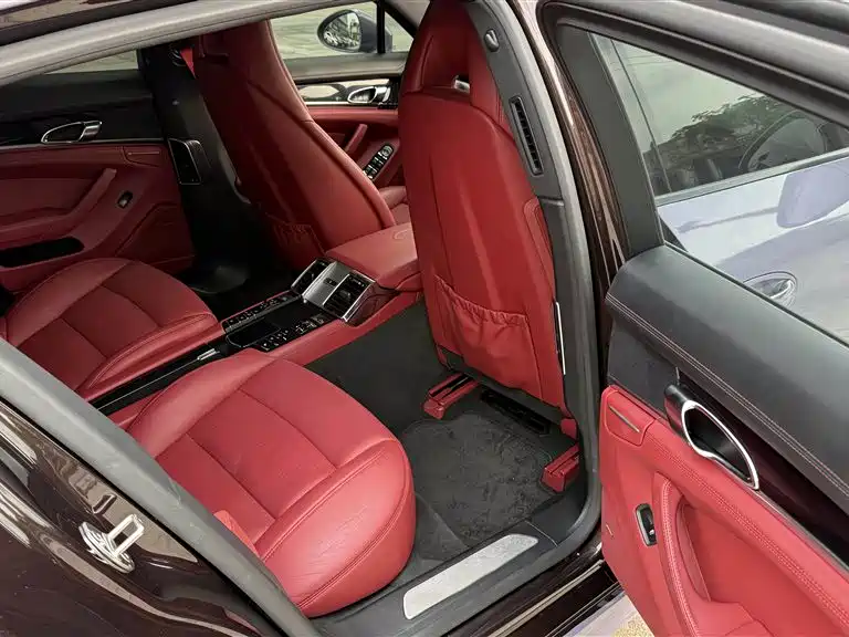 Porsche Panamera 2014 Panamera 3.0T фото 17