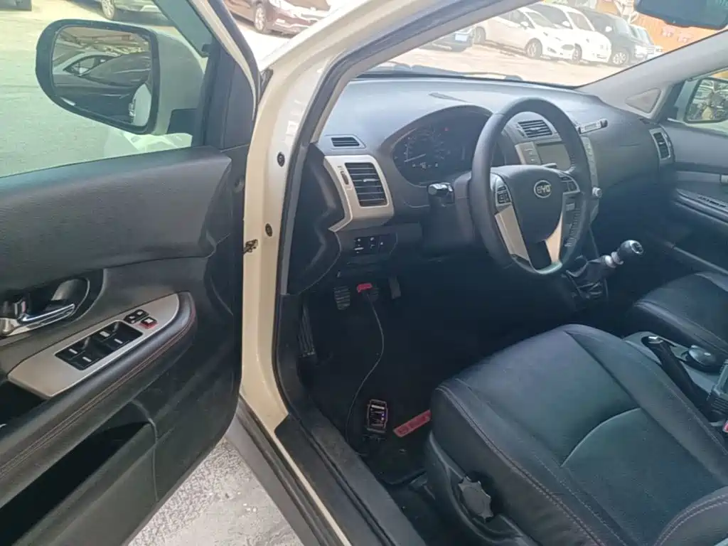 BYD S6 2014 2014 Model 1.5TI Manual Luxury 5-Seater