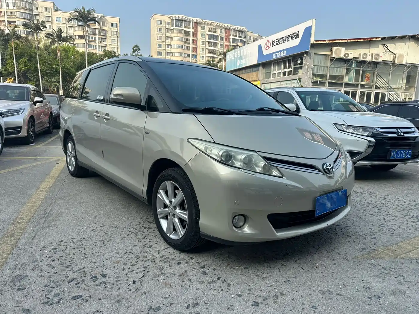 Toyota Previa фото 3