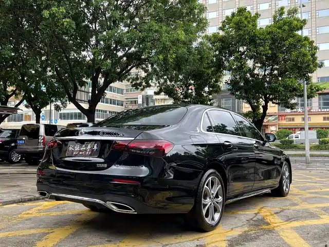 Mercedes-Benz E-Class 2022 E 300 L Sport Fashion — фото 5