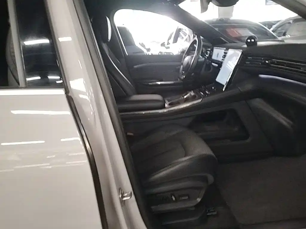 Photo 25 - NIO EC6
