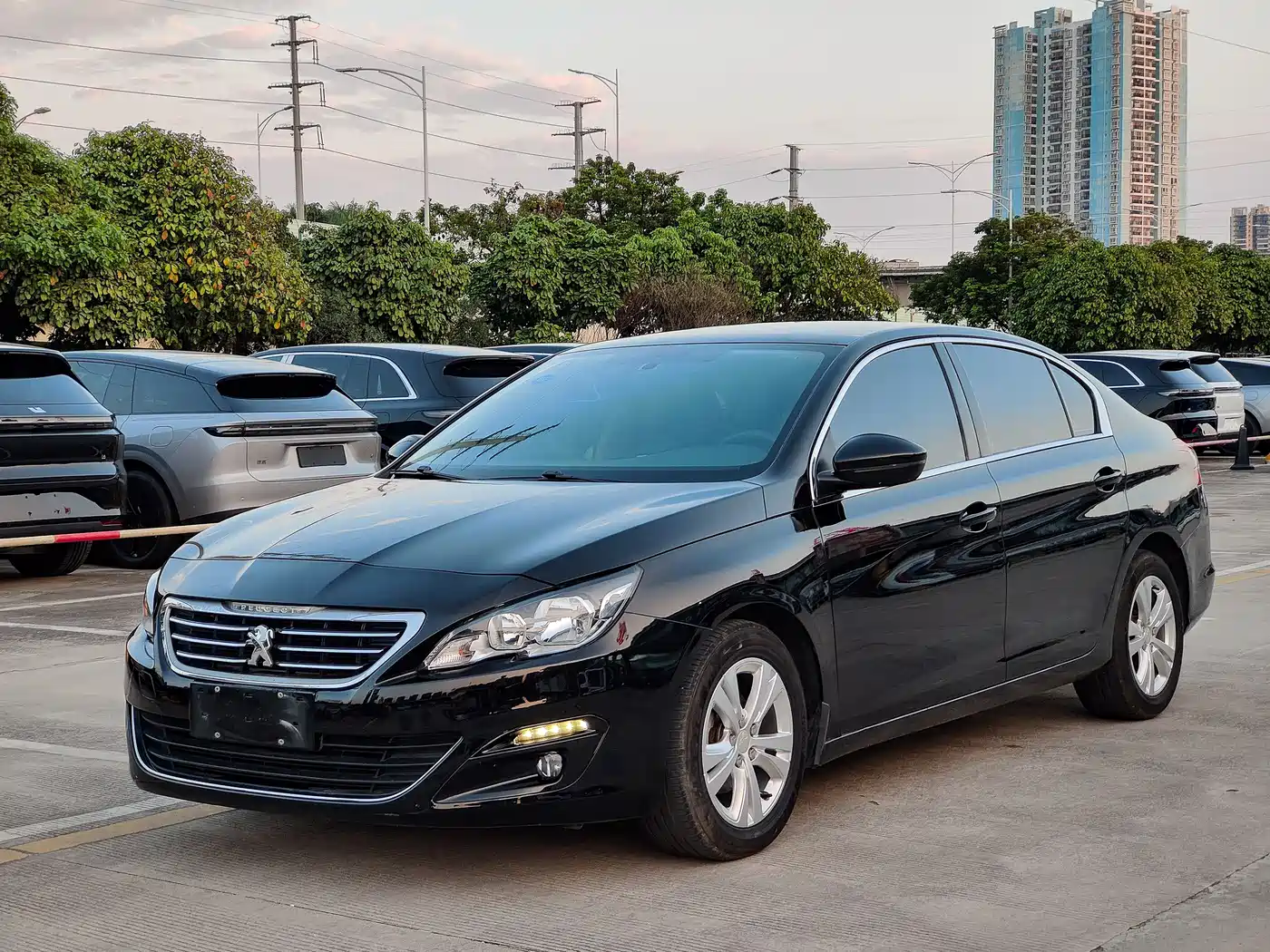 Peugeot 408 2014 1.8L Automatic Leading Edition