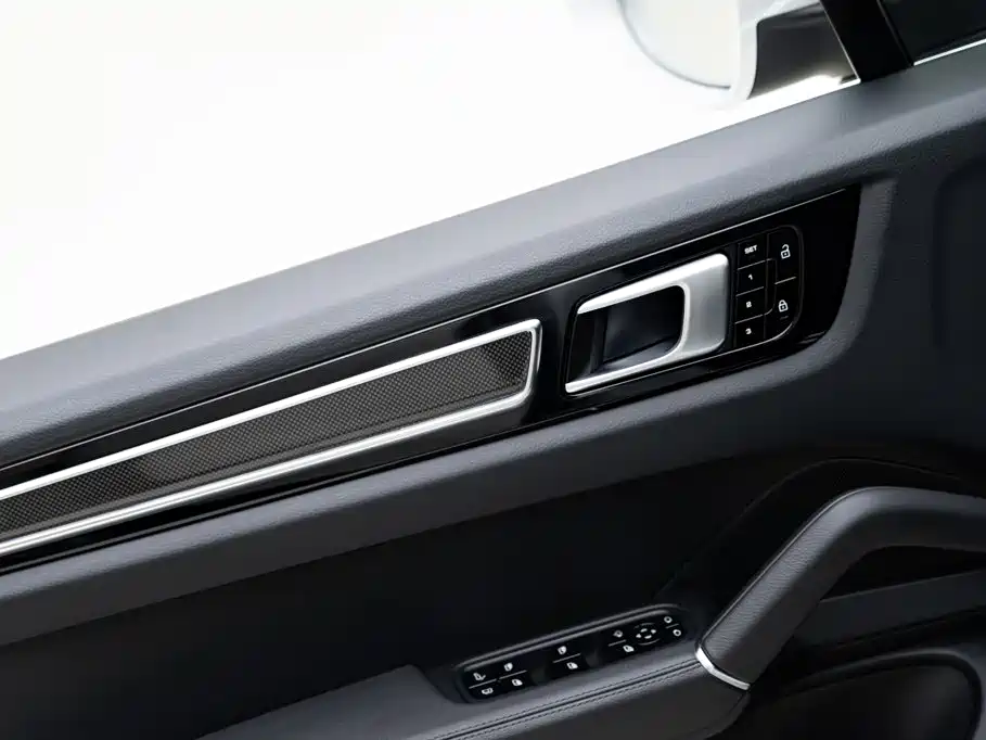 صورة 18 - Porsche Cayenne New Energy