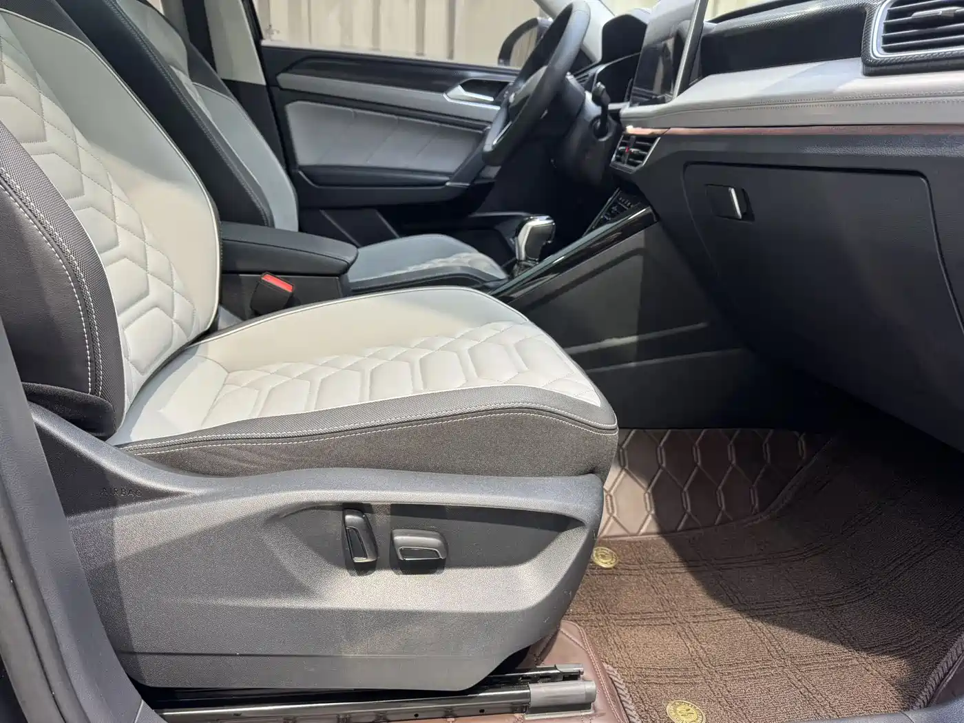 Volkswagen Tayron 2023 280TSI 2WD Luxury Plus Advanced Edition фото 15
