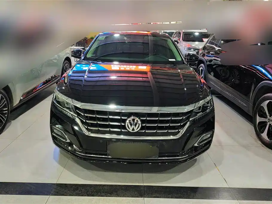 Volkswagen Passat 2020 330TSI Luxury Edition China VI фото 2