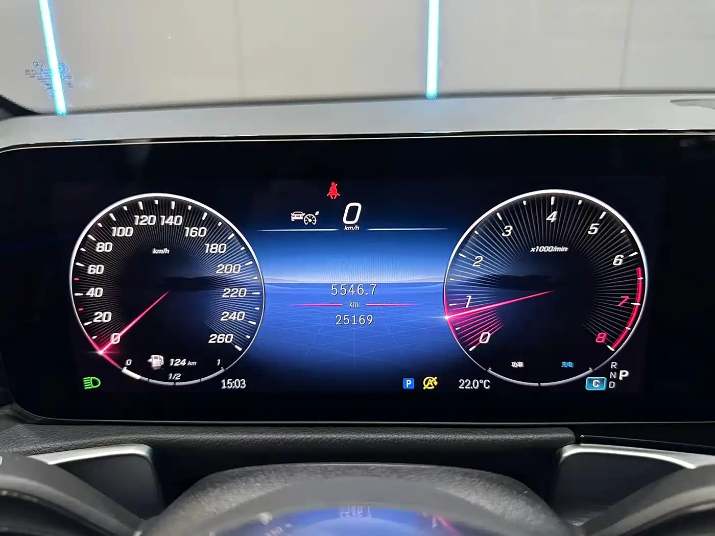 MERCEDES-BENZ GLB