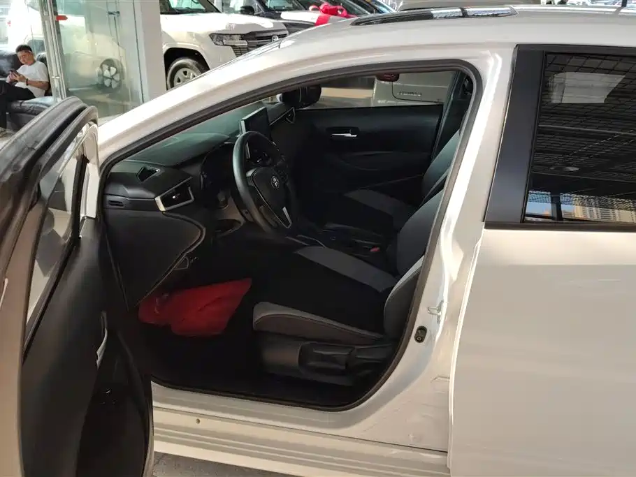 Toyota Corolla 2021 1.2T S-CVT Elite PLUS Edition фото 9